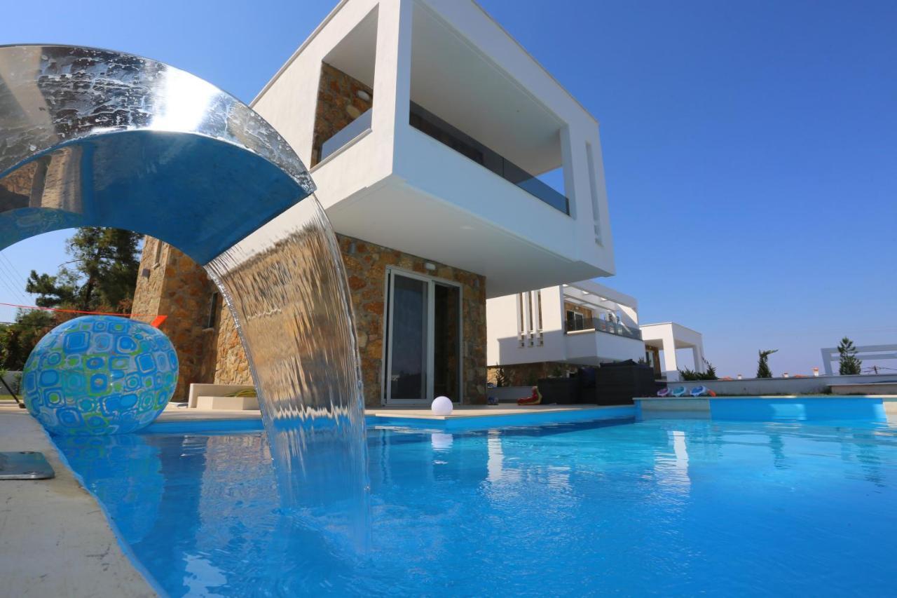 Villa Douglas - Private Pool, Bbq, 4Bdrms, View Пефкохори Экстерьер фото